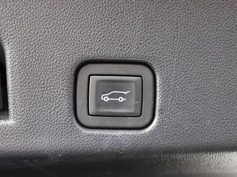 Used 2025 Buick Enclave Preferred AWD/4WD image 62
