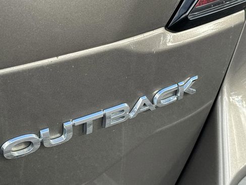 Used 2022 Subaru Outback Premium image 11
