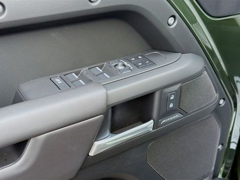 New 2026 Land Rover Defender 110 S image 21