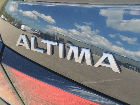 Used 2023 Nissan Altima 2.5 SV image 6