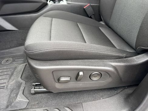 Used 2026 Chevrolet Colorado W/T w/ WT Custom Package image 11