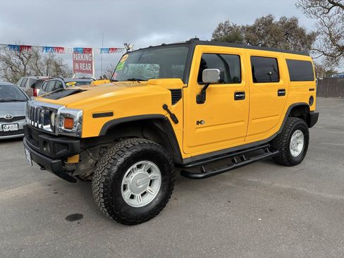 Used 2004 HUMMER H2 w/ Preferred Equipment Group AWD/4WD image 1