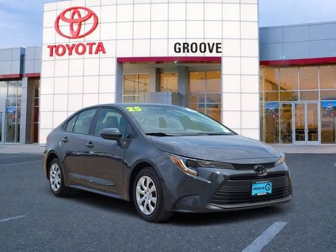 Used 2025 Toyota Corolla LE FWD image 8