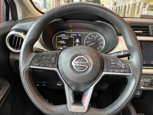 Used 2021 Nissan Versa SV image 16