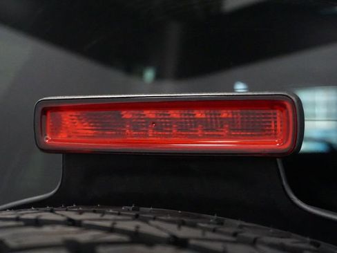 Certified 2018 Jeep Wrangler Unlimited Sahara image 23