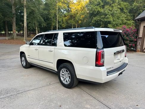 Used 2015 GMC Yukon XL Denali w/ Premium Package RWD image 10