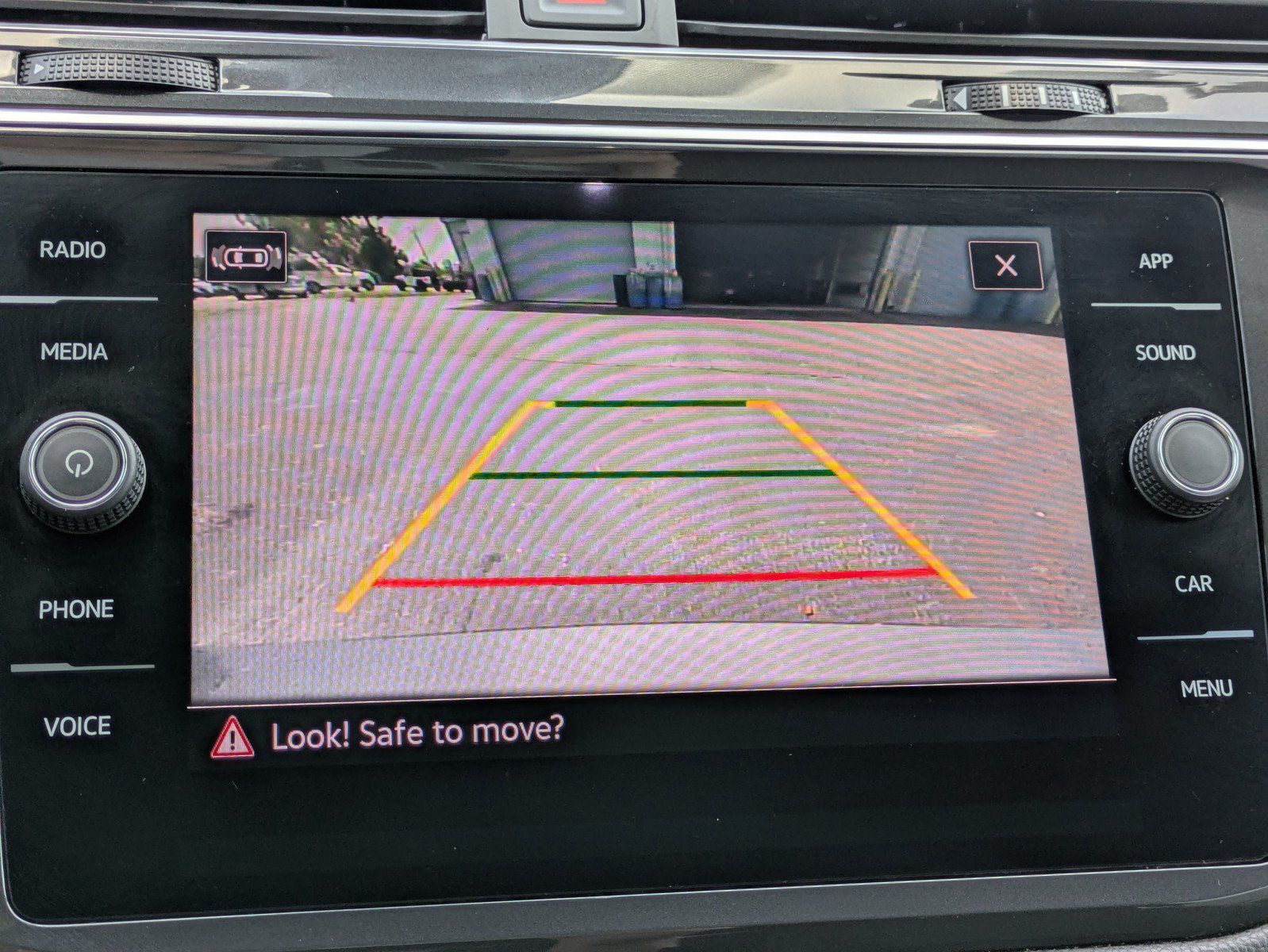 Used 2024 Volkswagen Tiguan SE R-Line FWD image 26