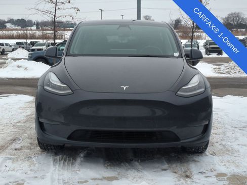 Used 2021 Tesla Model Y Long Range image 10