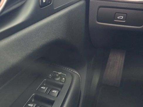Used 2023 Volvo XC60 B5 Core AWD/4WD image 13