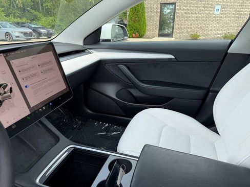 Used 2022 Tesla Model 3 Long Range AWD/4WD image 11
