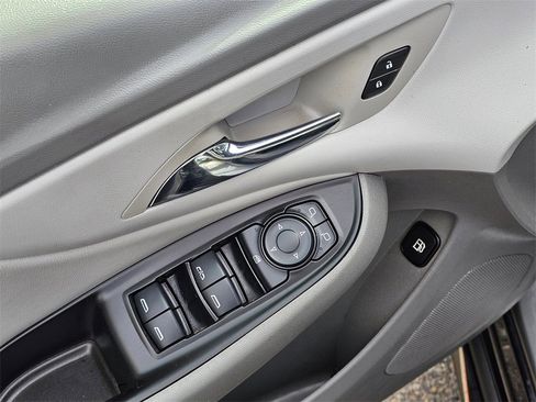 Used 2017 Chevrolet Volt LT w/ Comfort Package image 18