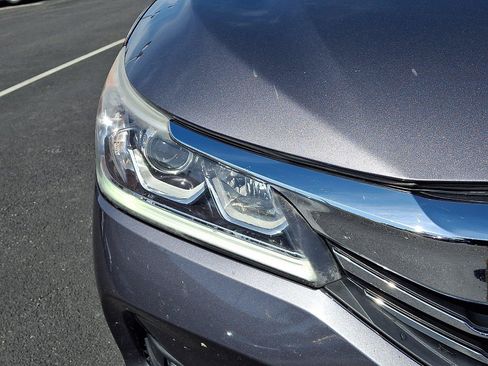 Used 2016 Honda Accord EX-L image 9