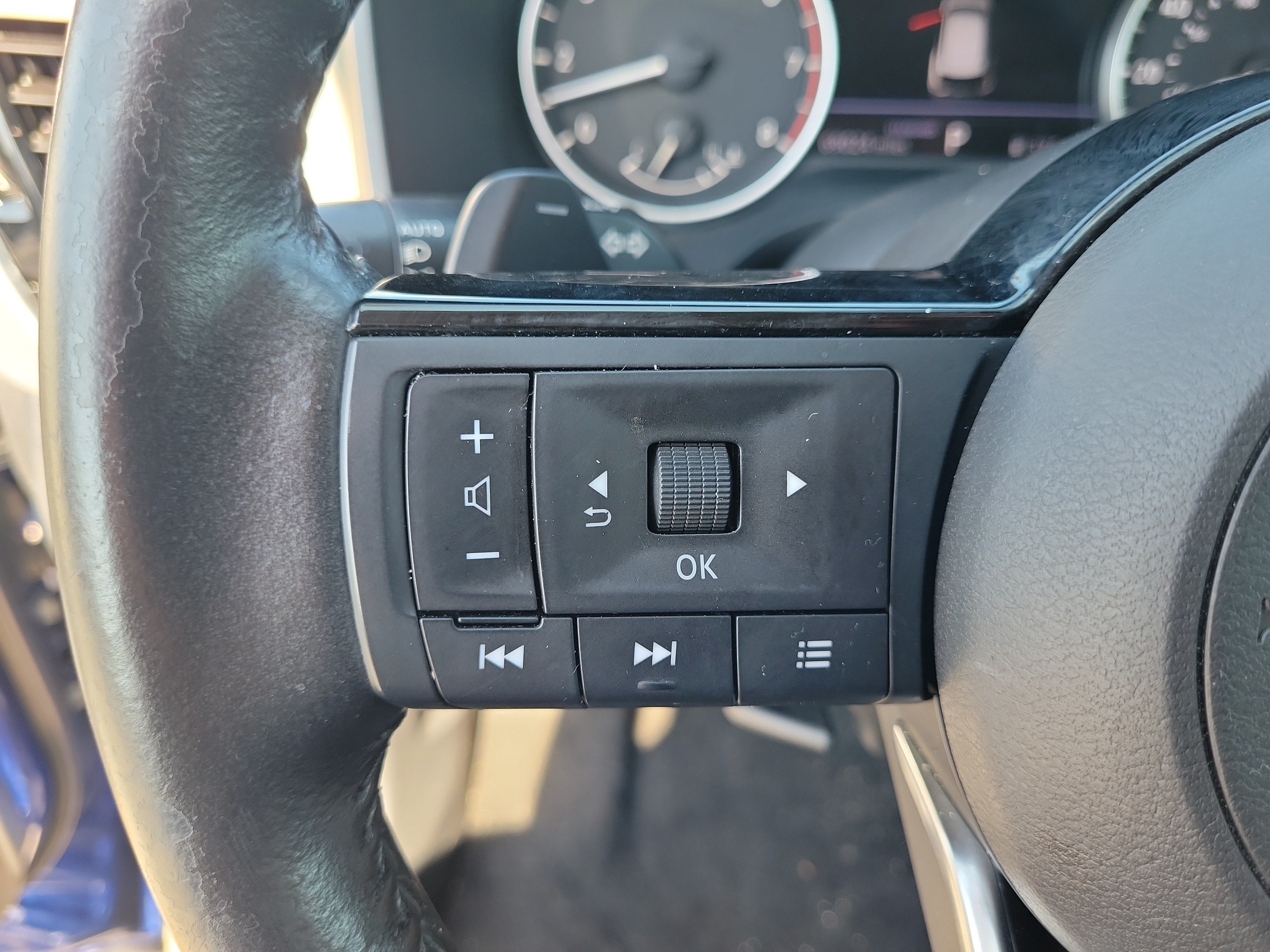 Certified 2023 Nissan Rogue SL w/ SL Premium Package FWD image 16