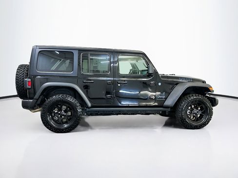Used 2025 Jeep Wrangler Willys AWD/4WD image 10