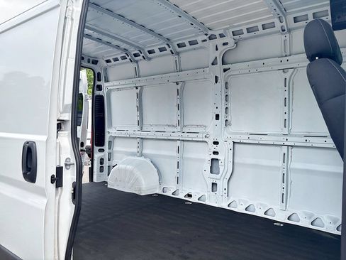 Used 2023 RAM ProMaster 2500 FWD image 19