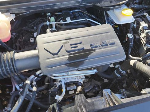 Used 2025 RAM 1500 Big Horn AWD/4WD image 13