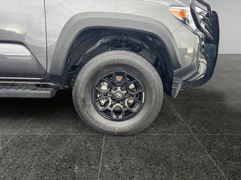 Used 2022 Toyota Tacoma SR w/ SX Package image 9