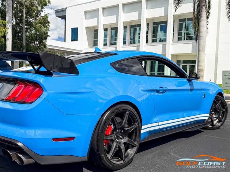Used 2022 Ford Mustang Shelby GT500 w/ Carbon Fiber Track Pack RWD image 61