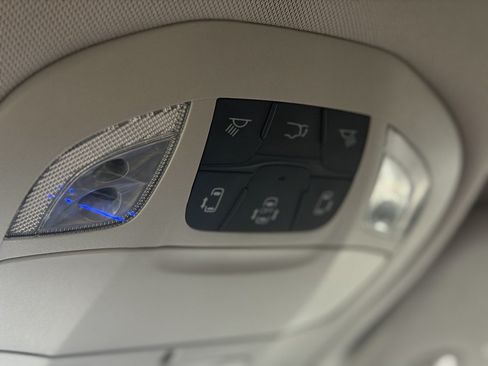 Used 2023 Chrysler Pacifica Touring-L FWD image 49