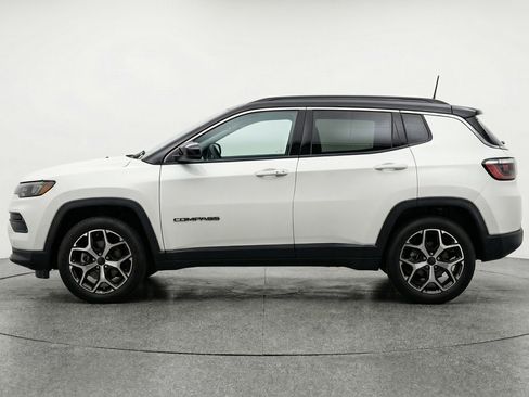 Used 2025 Jeep Compass Limited AWD/4WD image 5
