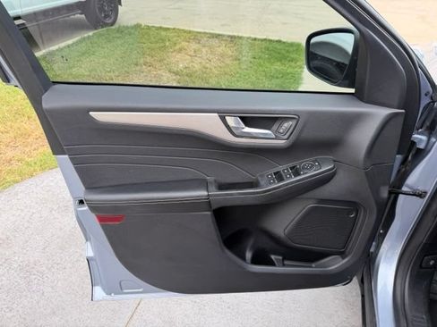 Used 2022 Ford Escape SEL FWD image 9