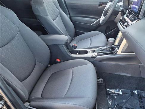 Used 2024 Toyota Corolla Cross LE FWD image 18