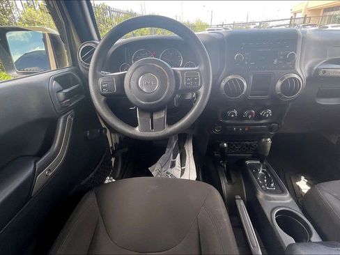 Used 2018 Jeep Wrangler Unlimited Sport AWD/4WD image 6