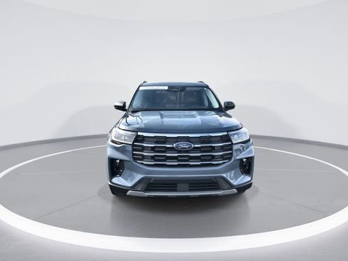 Used 2025 Ford Explorer Active w/ Active Comfort Package AWD/4WD image 3