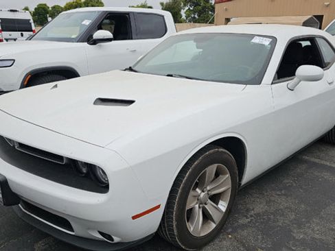 Used 2022 Dodge Challenger SXT RWD image 1