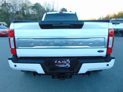 Used 2022 Ford F450 Limited w/ FX4 Off-Road Package image 4