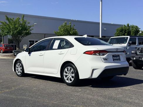Used 2023 Toyota Corolla LE FWD image 4
