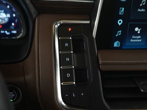 Used 2023 Chevrolet Tahoe High Country w/ Premium Package 2 AWD/4WD image 29