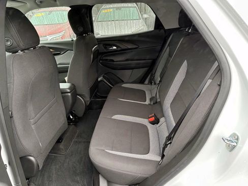 Used 2023 Chevrolet TrailBlazer LT FWD image 12