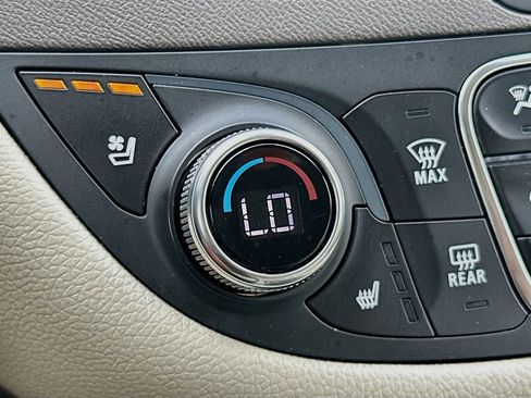 Used 2024 Chevrolet Malibu LT FWD image 17