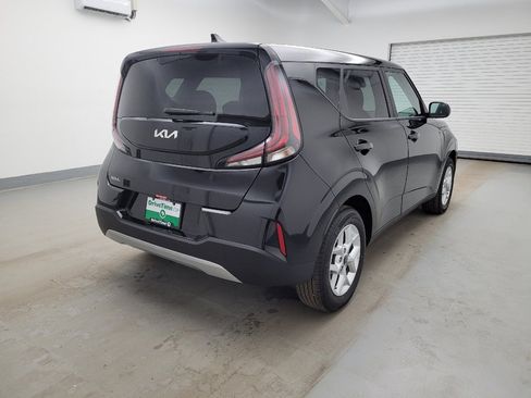 Used 2025 Kia Soul LX image 9