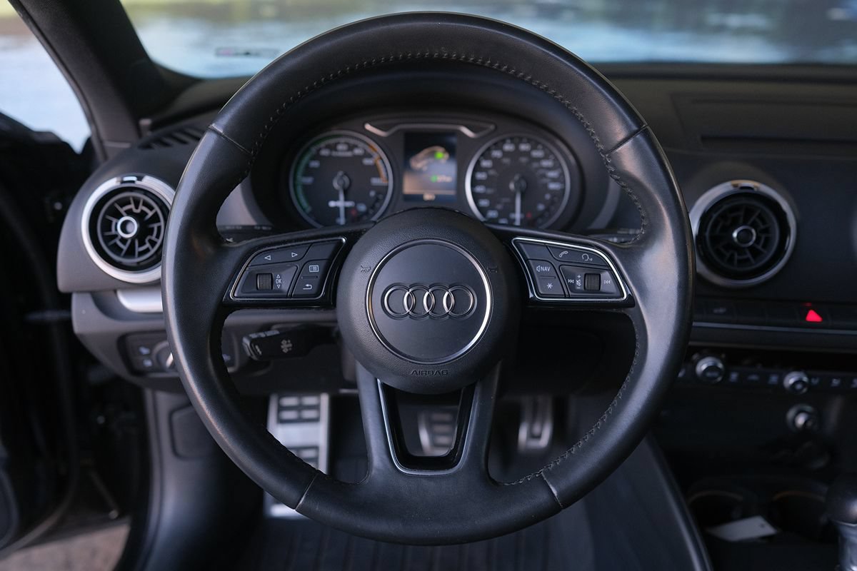Used 2018 Audi A3 e-tron Premium FWD image 17