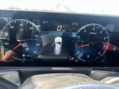 Used 2020 Mercedes-Benz GLB 250 image 16