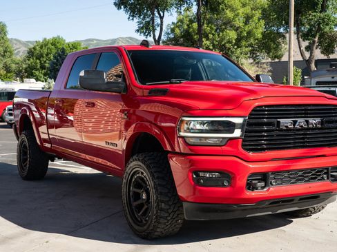 Used 2019 RAM 2500 Laramie w/ Night Edition AWD/4WD image 11