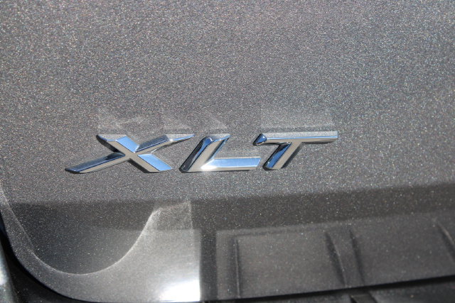 Used 2023 Ford Explorer XLT RWD image 7