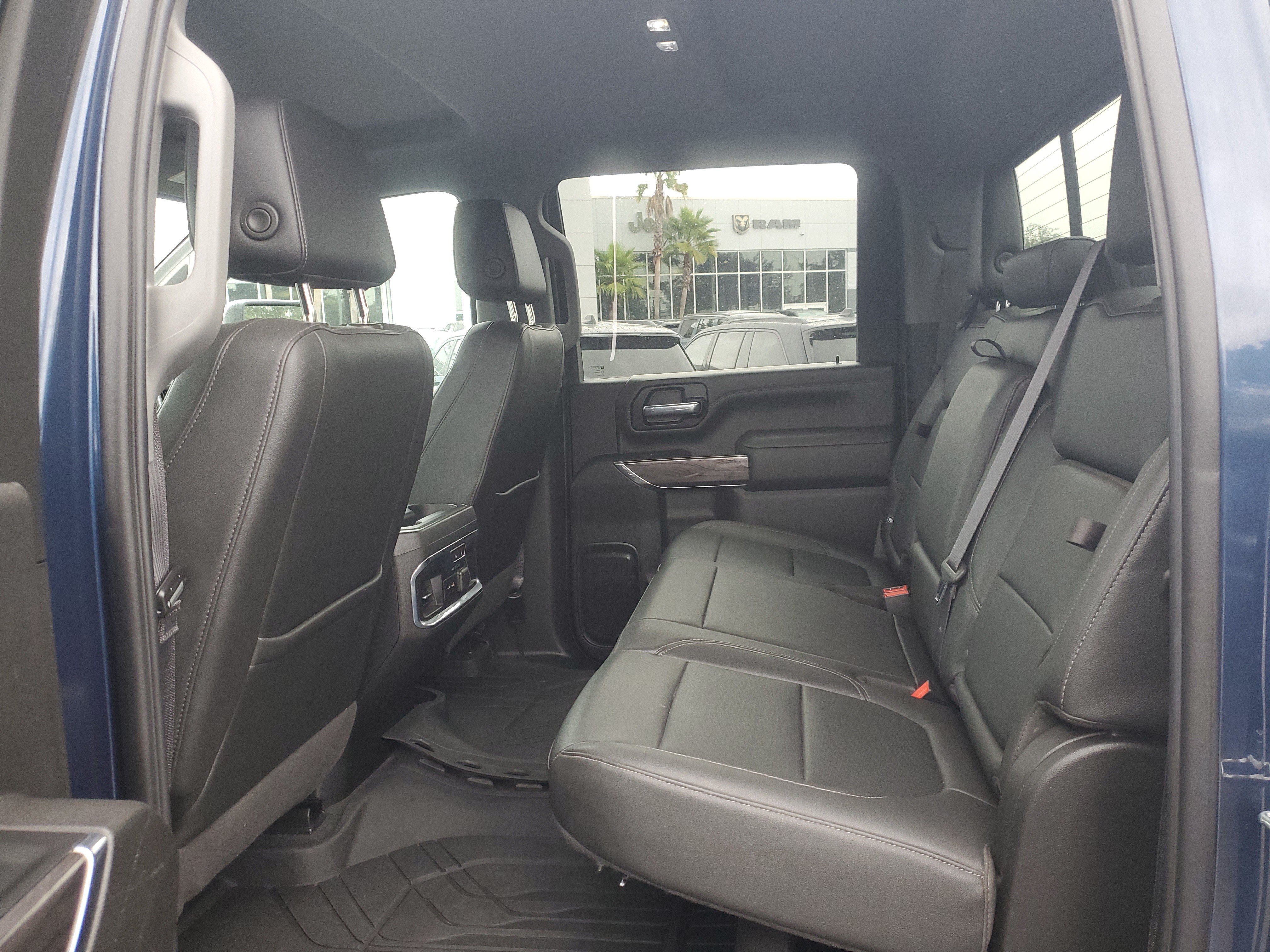 Used 2021 Chevrolet Silverado 2500 LTZ w/ LTZ Convenience Package AWD/4WD image 9