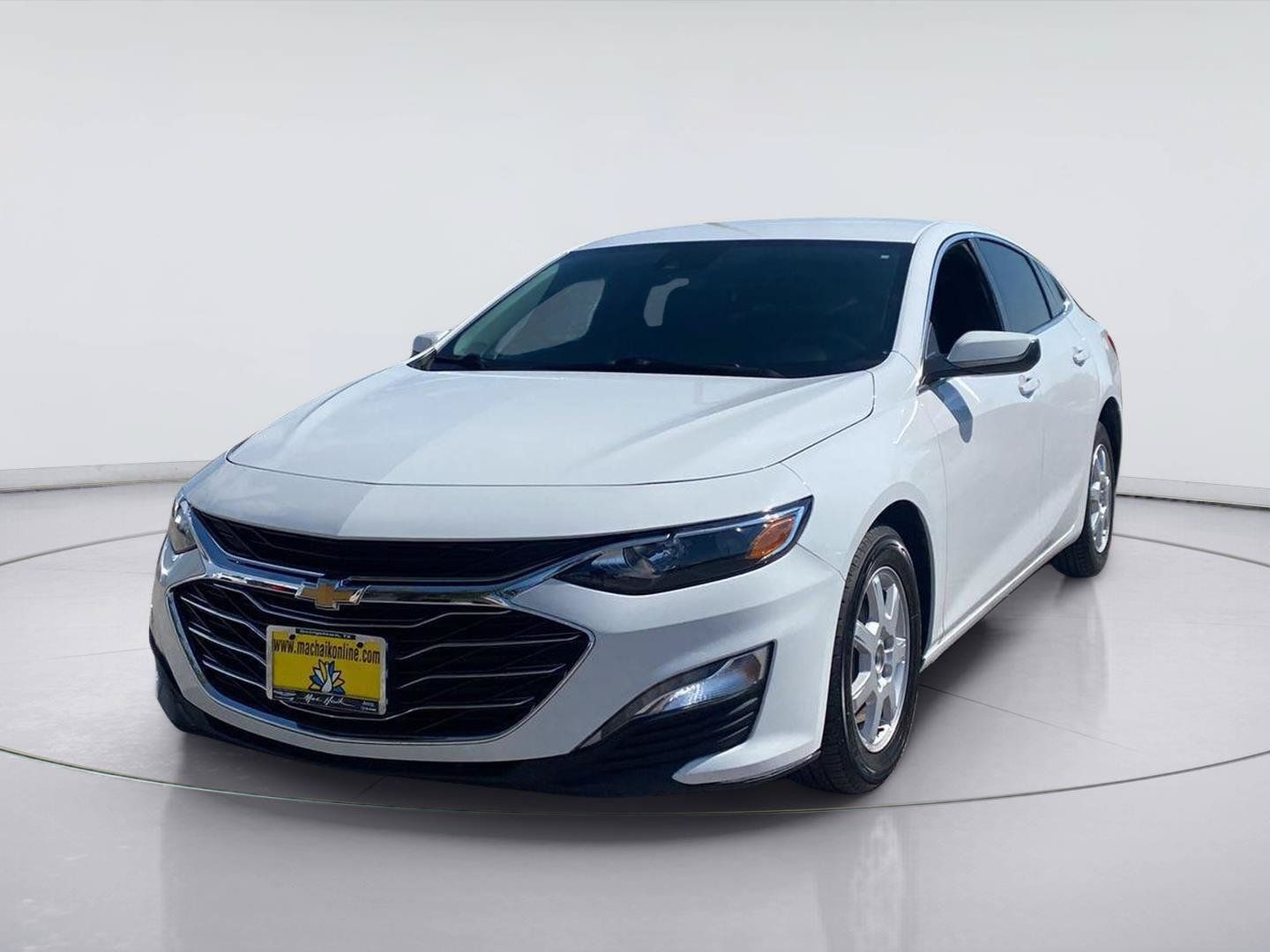 Used 2024 Chevrolet Malibu LT FWD image 2