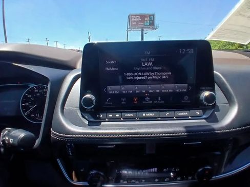 Used 2023 Nissan Rogue SL FWD image 28