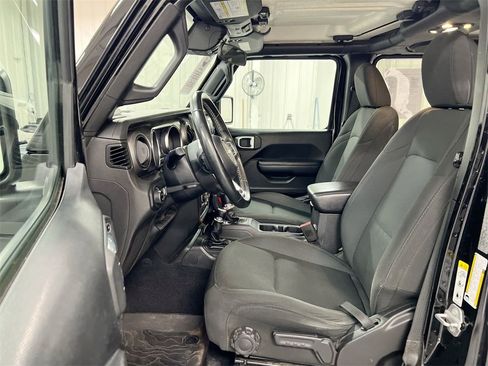 Used 2020 Jeep Gladiator Sport w/ Quick Order Package 24S image 3