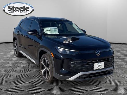 New 2025 Volkswagen Tiguan SE image 7