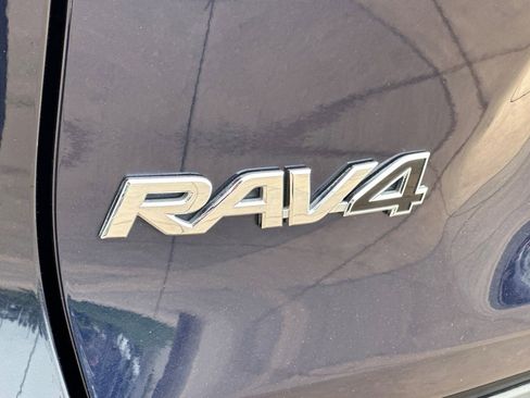 Used 2025 Toyota RAV4 XLE AWD/4WD image 33