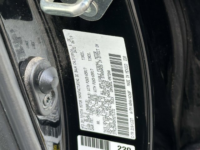 Used 2019 Toyota Tacoma TRD Sport AWD/4WD image 17