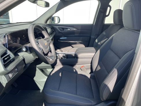 New 2026 Chevrolet Traverse LT image 11