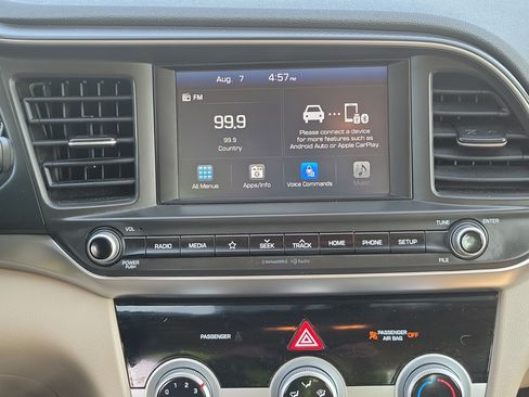 Used 2019 Hyundai Elantra SEL FWD image 25