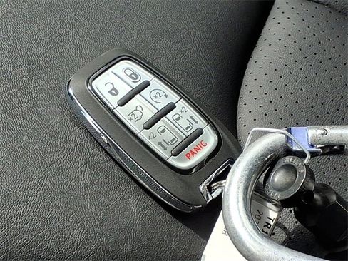 New 2026 Chrysler Voyager LX image 27