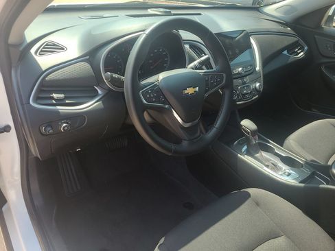Used 2025 Chevrolet Malibu RS FWD image 15